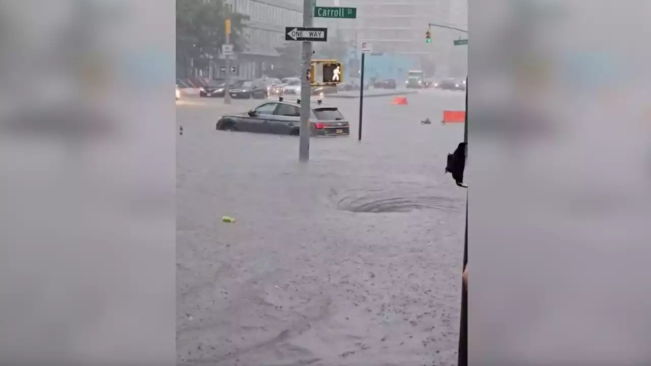 Video: fuertes inundaciones ahogan Nueva York