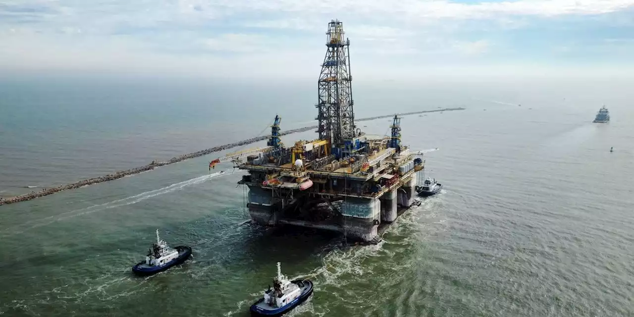 Biden Administration's New Offshore Drilling Plan Decried as 'Climate Nightmare'