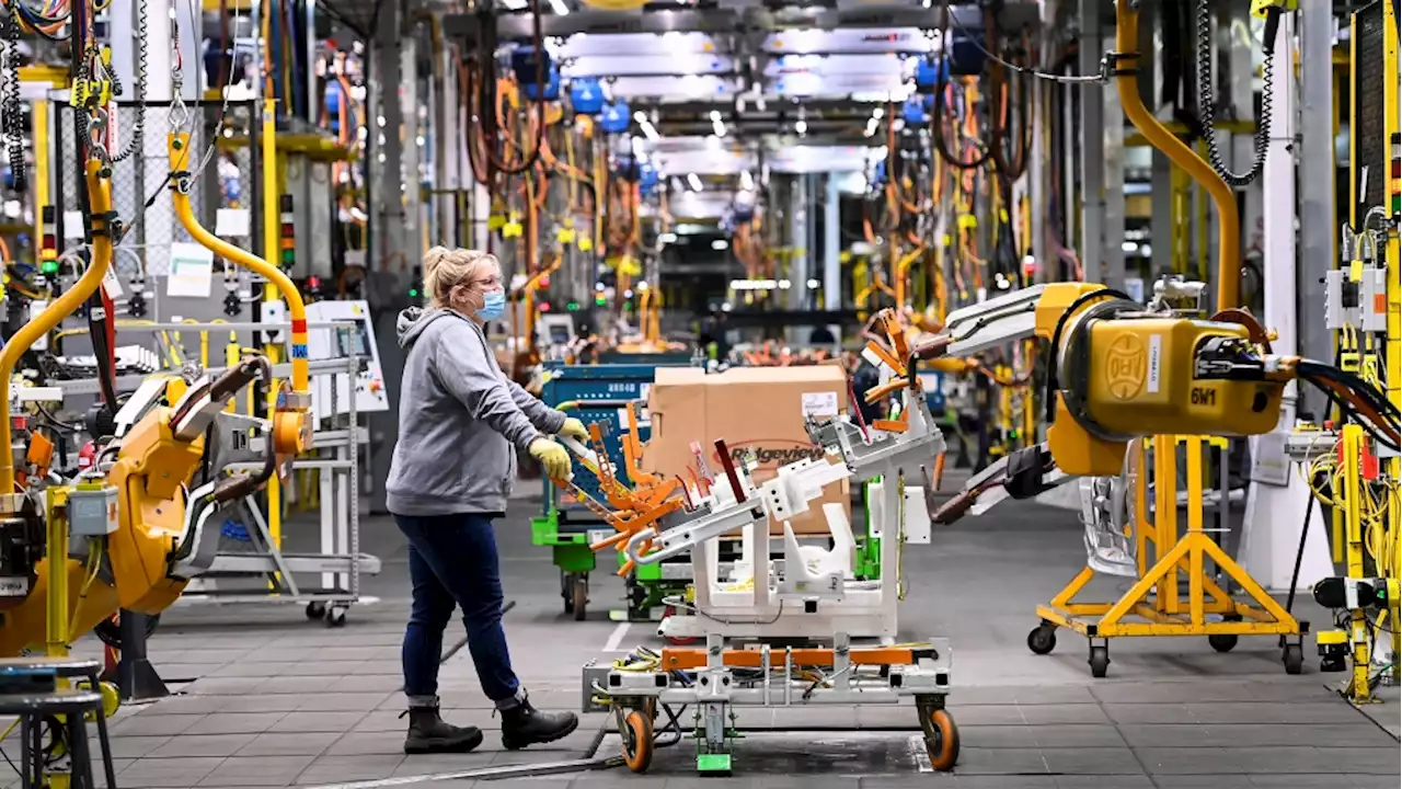 Unifor sets Oct. 9 deadline for contract talks with General Motors