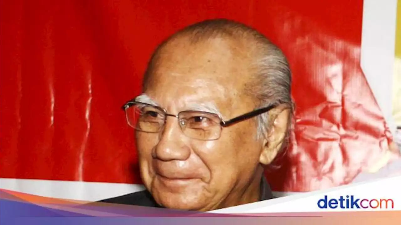 Menhub Era Soeharto Emil Salim Kenang Bangun Satelit Palapa