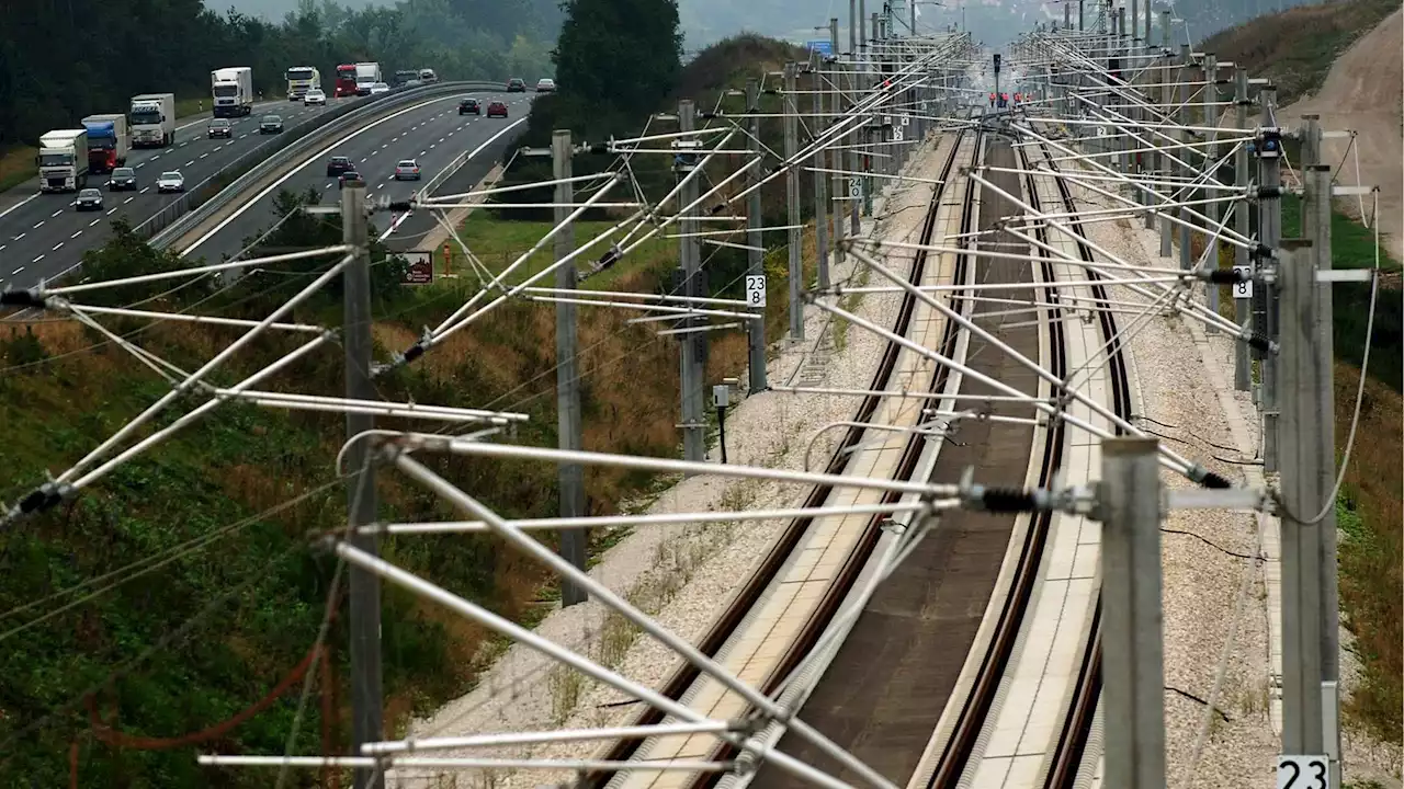 - Bundesrat für Gesetzentwurf zum schnelleren Ausbau von Bahnstrecken