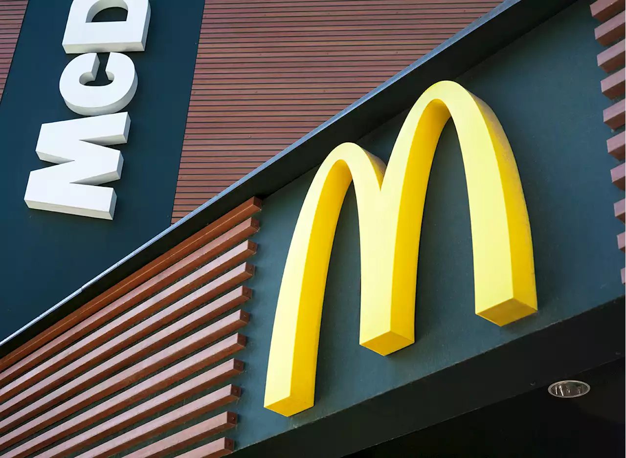 Ex-McDonald's Chef Reveals Why They Will Never Serve Onion Rings