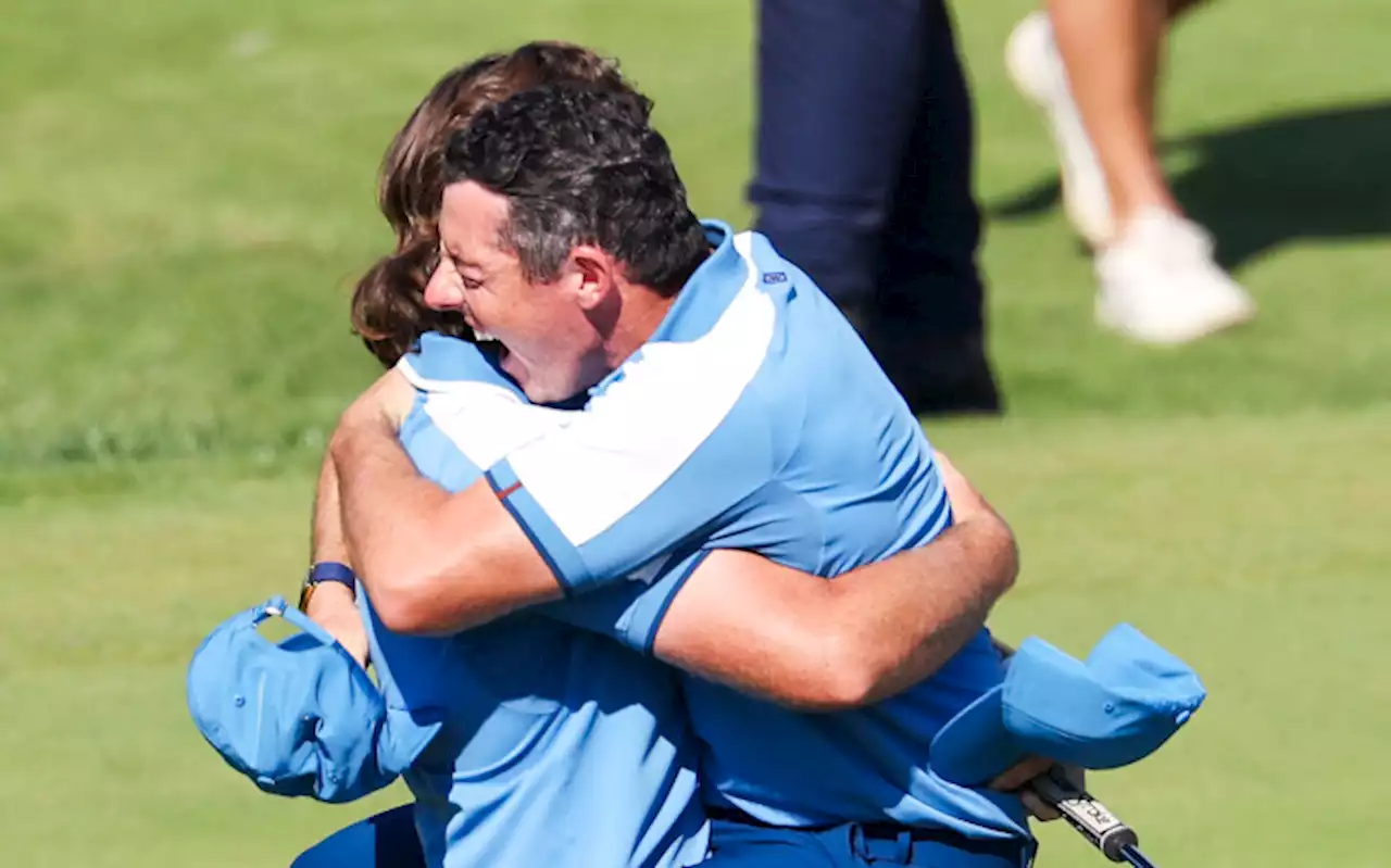 Europe sweep first session of Ryder Cup 4-0 against USA