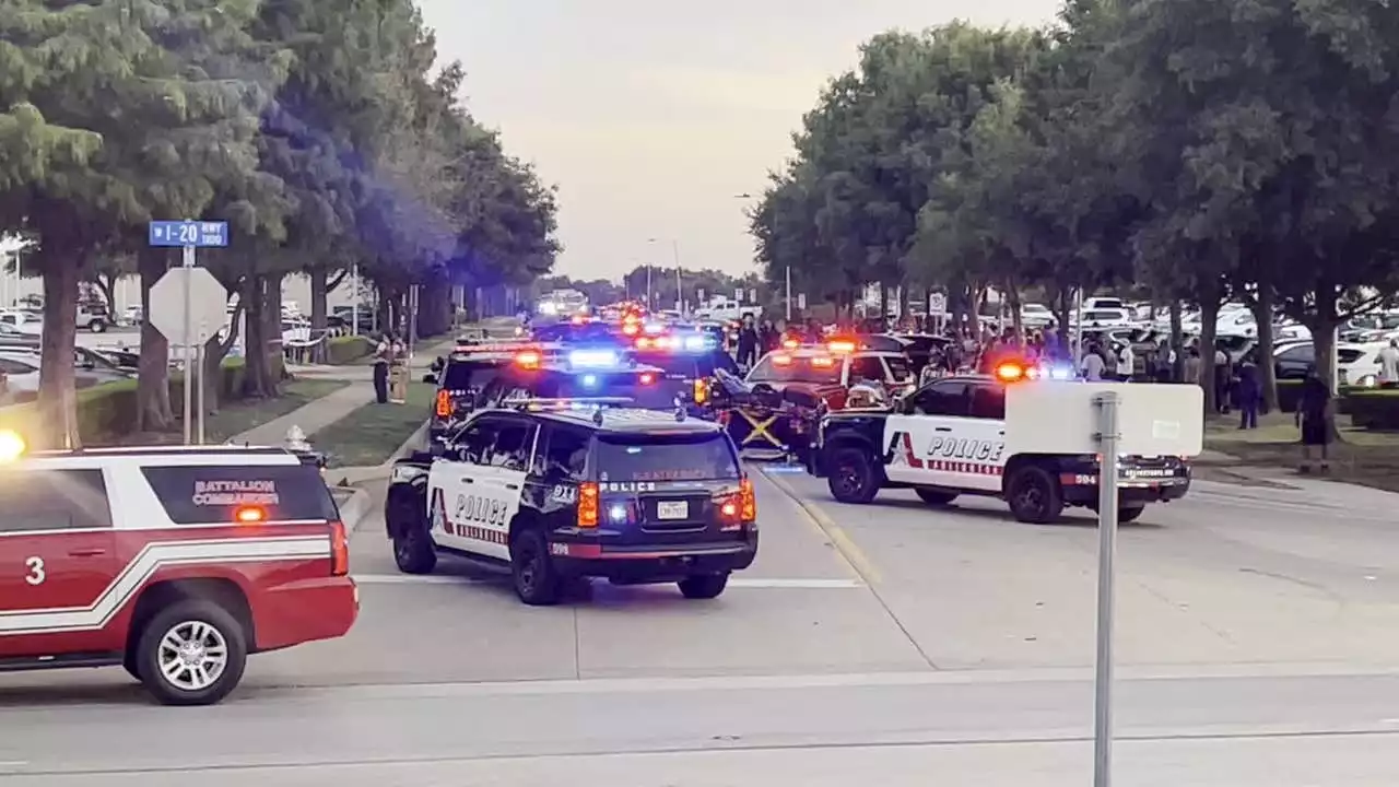 Armed gunman shot by police at Vandergriff Honda dealership in Arlington