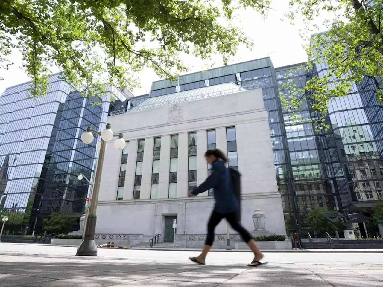 Canada to get recession 'earlier and harder' than U.S., David Rosenberg says