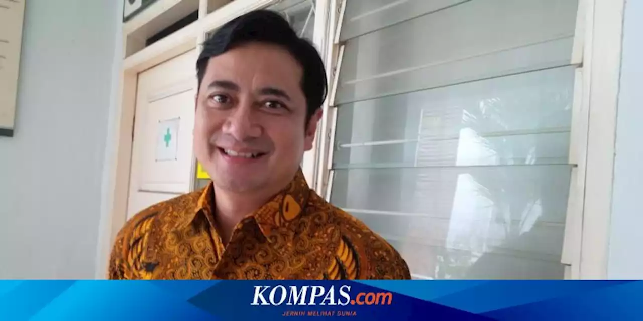 Momen Bahagia Ivan Fadilla Lulus S2 di Usia 65 Tahun