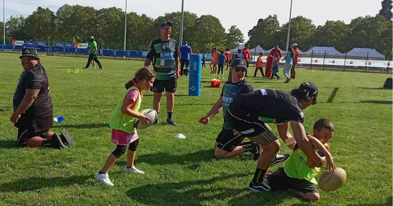 Coupe du monde amateurs de rugby : les écoliers et les rugbymen partagent un entraînement à Manosque