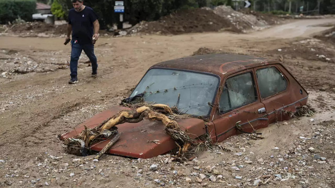 Storm eases in Greece but flood risk remains high amid rising river levels