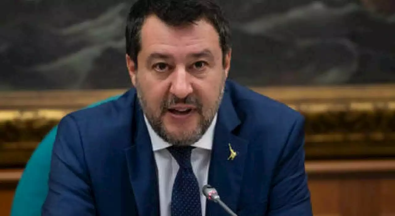 Matteo Salvini e le minacce di morte sui social: «Paura no, querela sì»