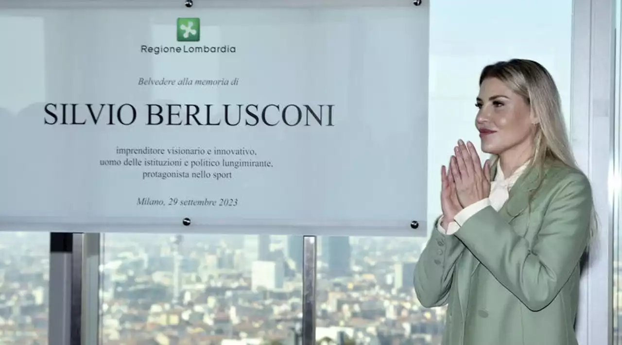 Intitolato a Silvio Berlusconi il Belvedere del Palazzo della Regione Lombardia