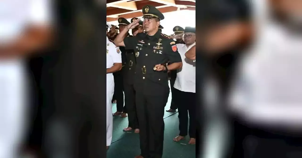 Hut Ke Tni Jenderal Bintang Dua Ini Beri Hormat Di Makam Soeharto