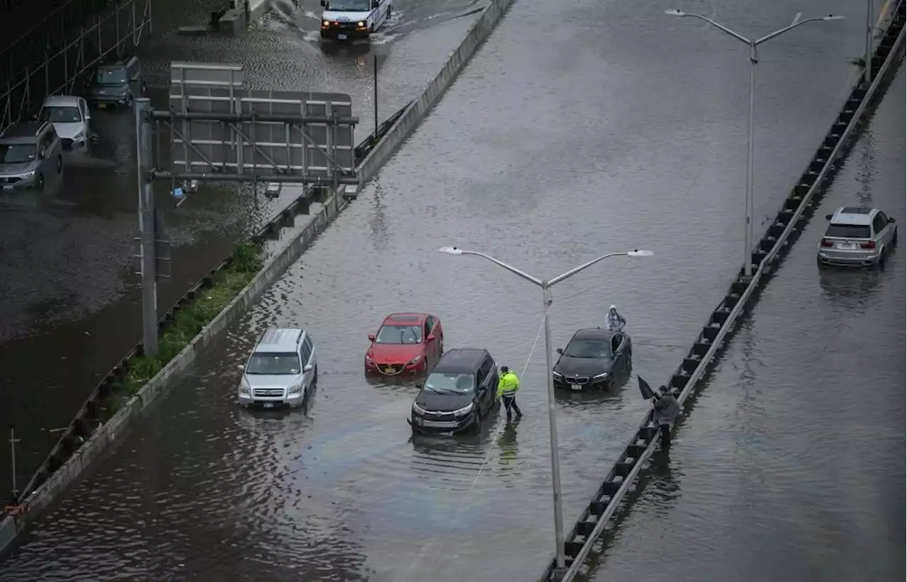 New York unter Wasser: Heftiger Regen führt zu Überschwemmungen