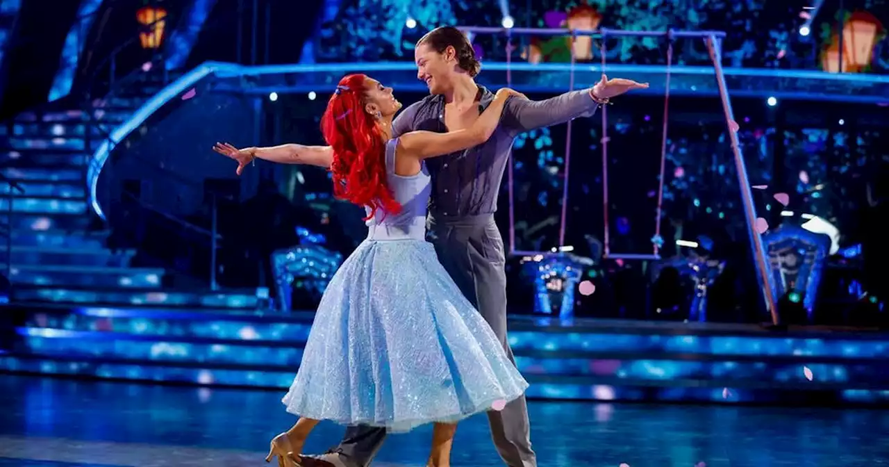 Why Krishnan is struggling on Strictly, while Nigel Harman is 'contender'