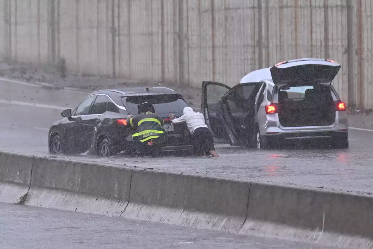 Gov. Hochul declares emergency after torrential rains flood swaths of NYC