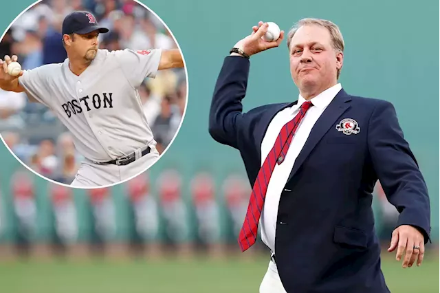 Curt Schilling revealed his former red Sox teammate Tim Wakefield's private  cancer battle days before he died🖕. RIP Tim Wakefield : r/FuckYouKaren