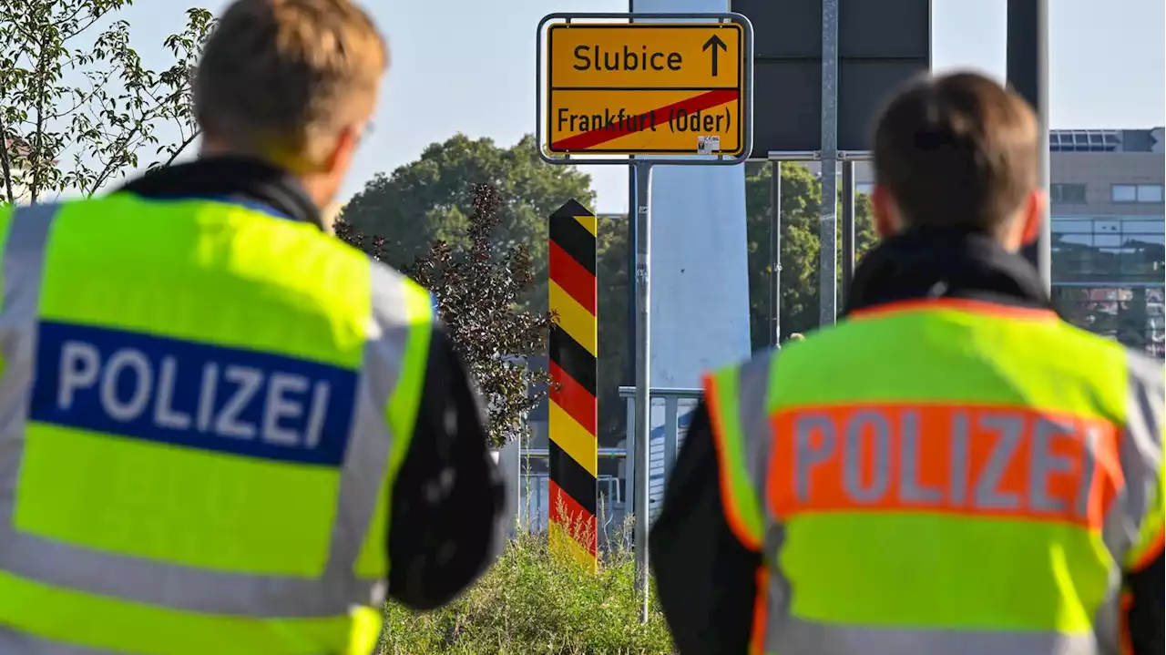 Zunächst keine festen Grenzkontrollen : Rot-schwarz-grüne Koalition in Brandenburg streitet