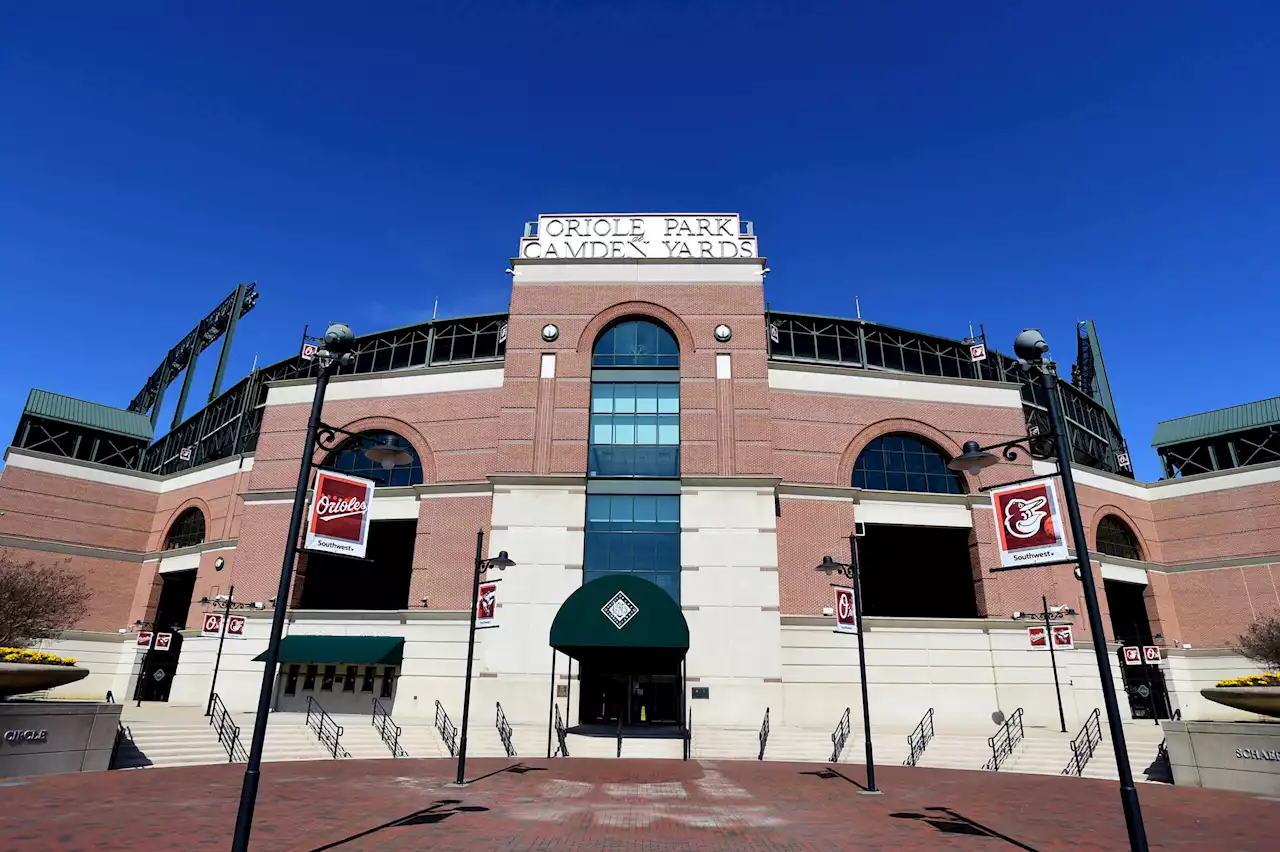 Orioles clinch AL East, agree to stadium lease extension