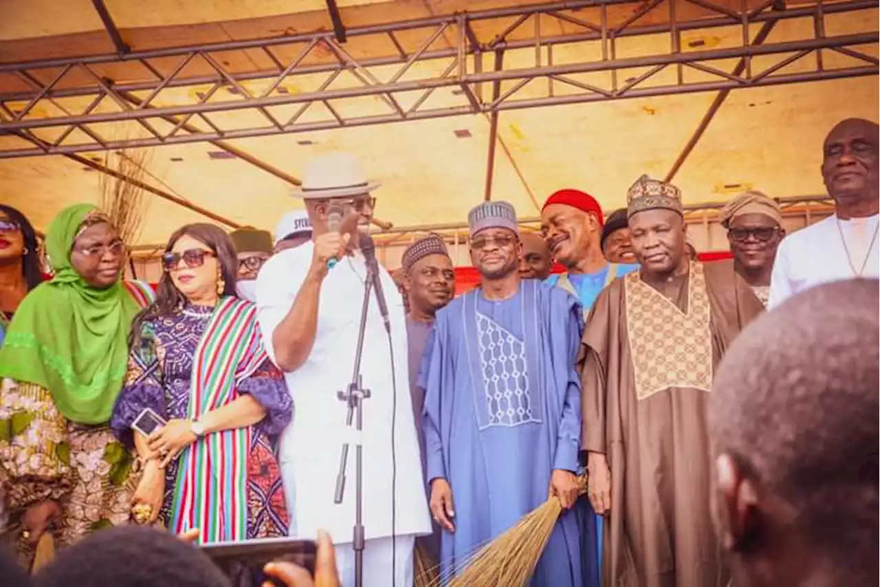 Bayelsa guber: '50,000' PDP, LP members join APC, declare support for Sylva