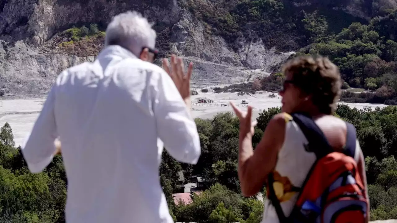 Una legge per il super vulcano dei Campi Flegrei: 'Vie di fuga insufficienti per 700mila persone'