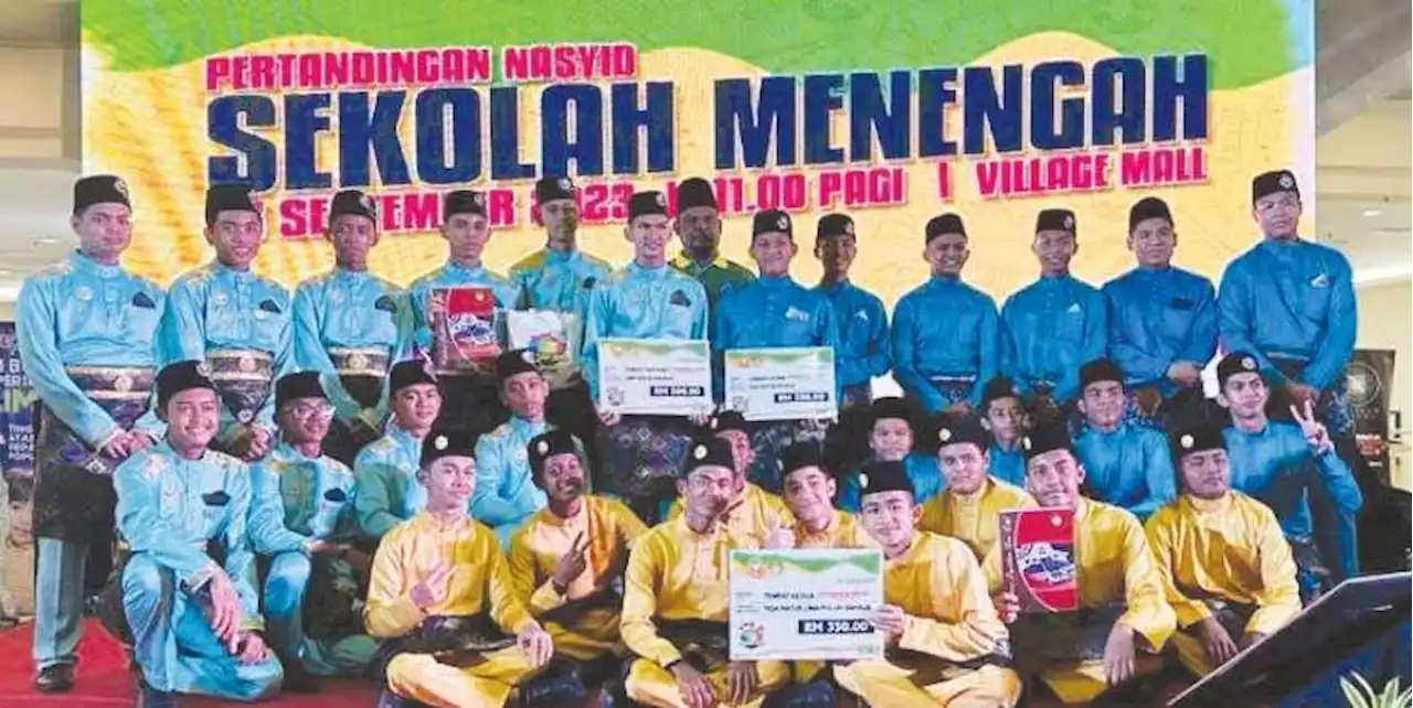 Kumpulan Asyiron Maktab Mahmud Merbok Juara Pertandingan Nasyid PPAK