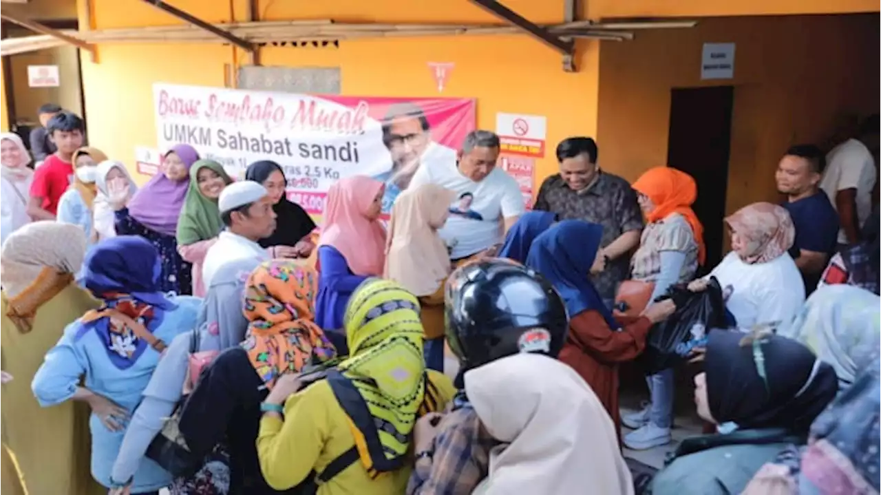 Emak-emak Subang Heboh, Beli Beras 2,5 Kg dan Minyak Goreng 1 Liter Cuma Goceng