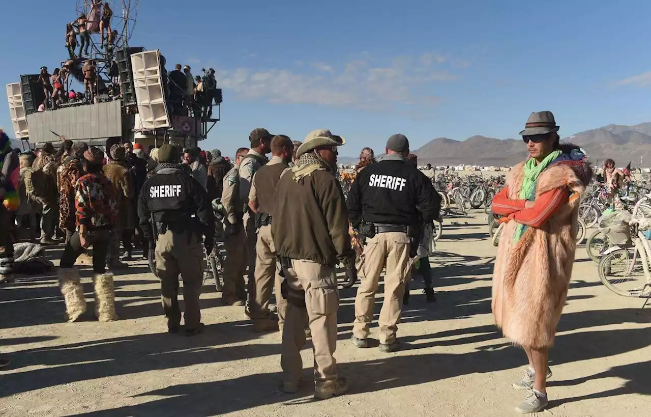 Les festivaliers du Burning Man coincés en plein désert en raison de pluies