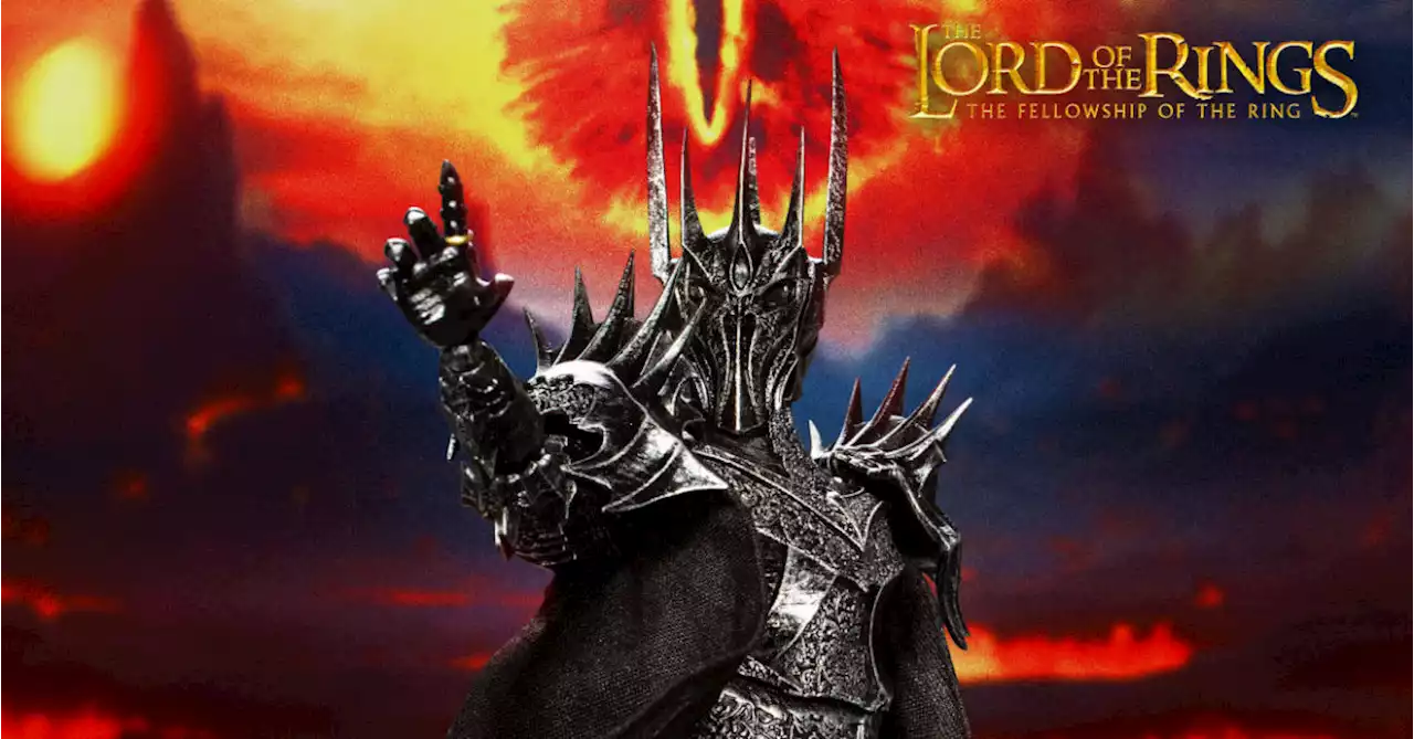 Lord of the Rings Dark Lord Sauron Figure Rises with Beast Kingdom