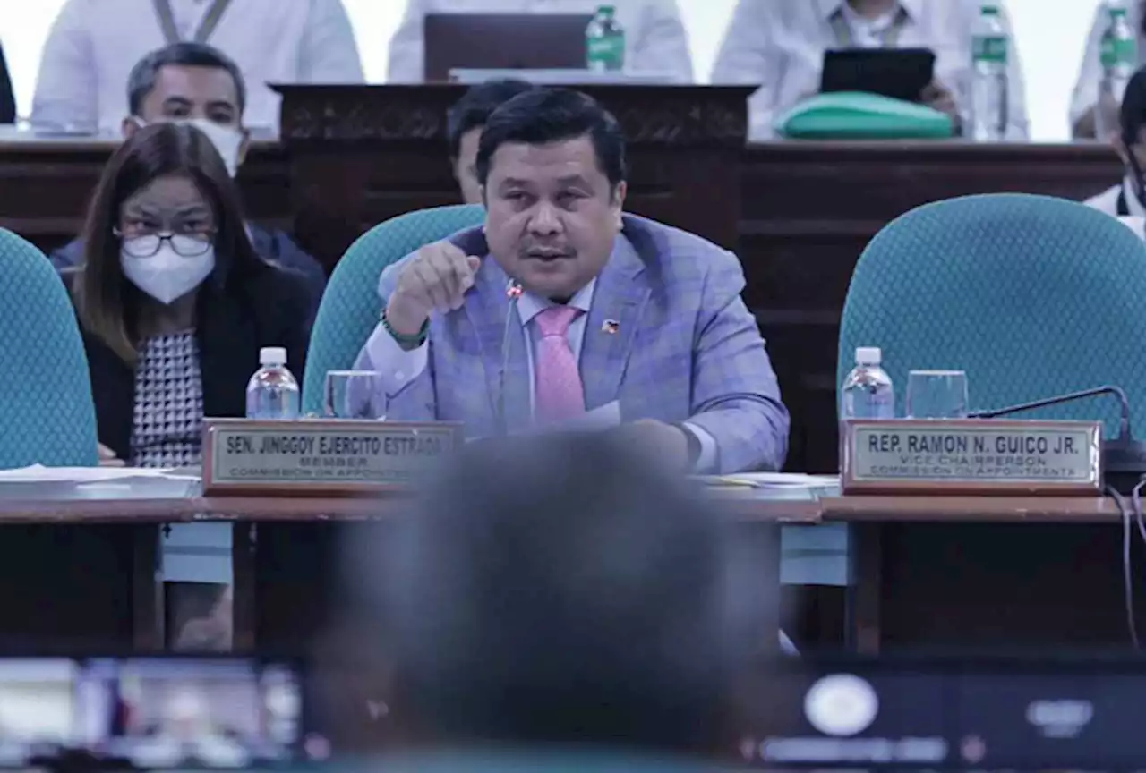 Jinggoy welcomes new law increasing veterans’ pension