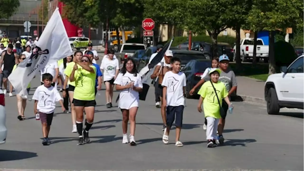 Tataskweyak woman's 900-km diabetes awareness run reaches finish line in Winnipeg