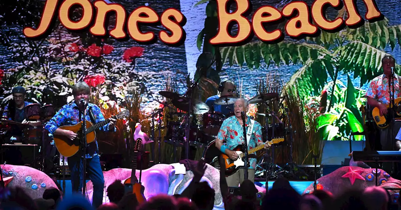 Jimmy Buffett fans gather on Jones Beach to honor late musician