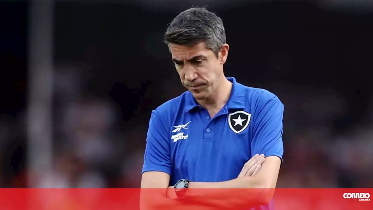 Bruno Lage coloca lugar no Botafogo à disposição após derrota com o Flamengo