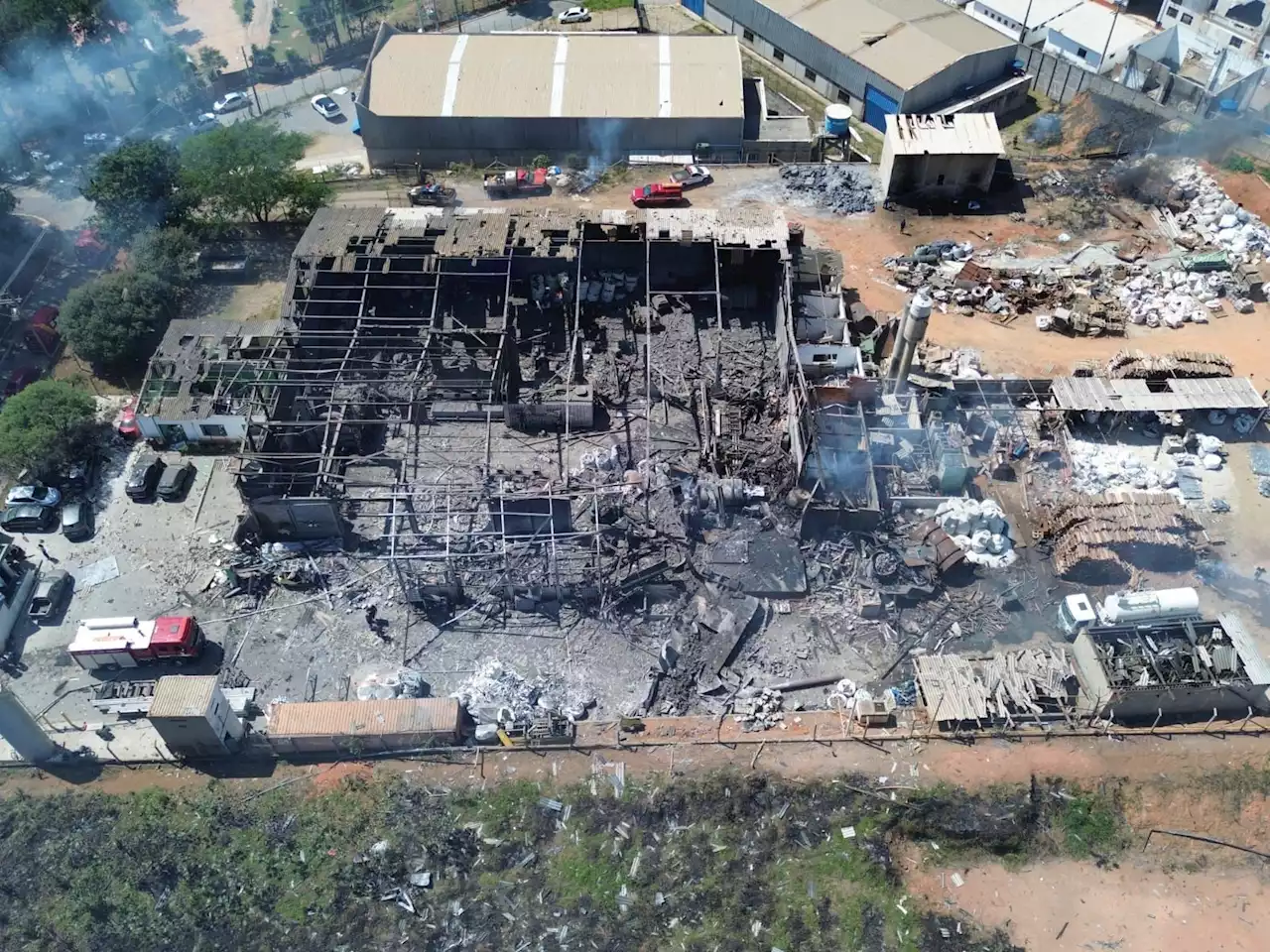 Feridos em explosão em Cabreúva (SP) são transferidos; empresa não tinha licença ambiental