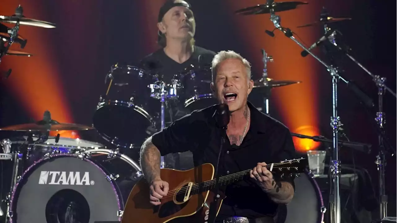 Metallica postpones Arizona concert after lead singer tests positive for COVID-19