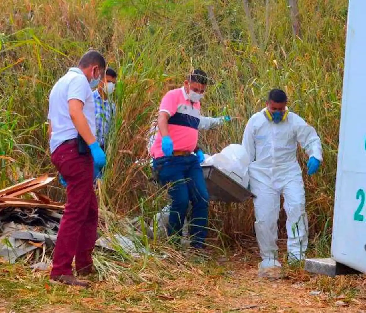 Con heridas a bala y desnudo, así hallaron cuerpo sin vida en vía pública