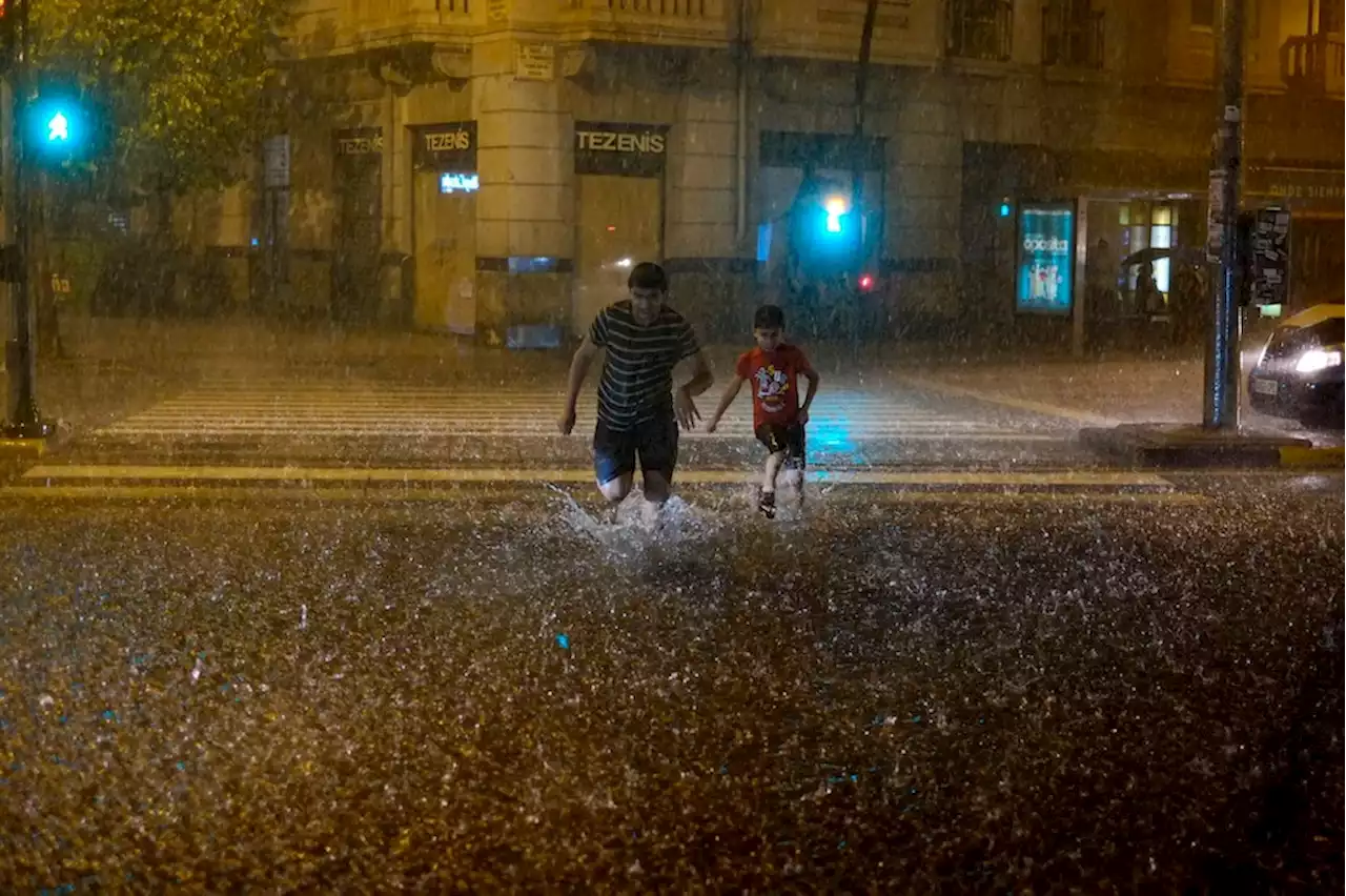 Überschwemmungen: Ausgehverbot wegen Unwetter in Spanien