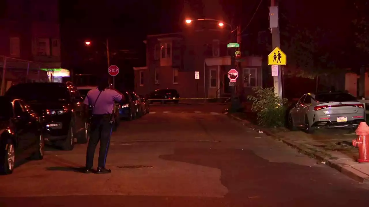 West Philadelphia double shooting kills 1 man, critically injures second man: officials