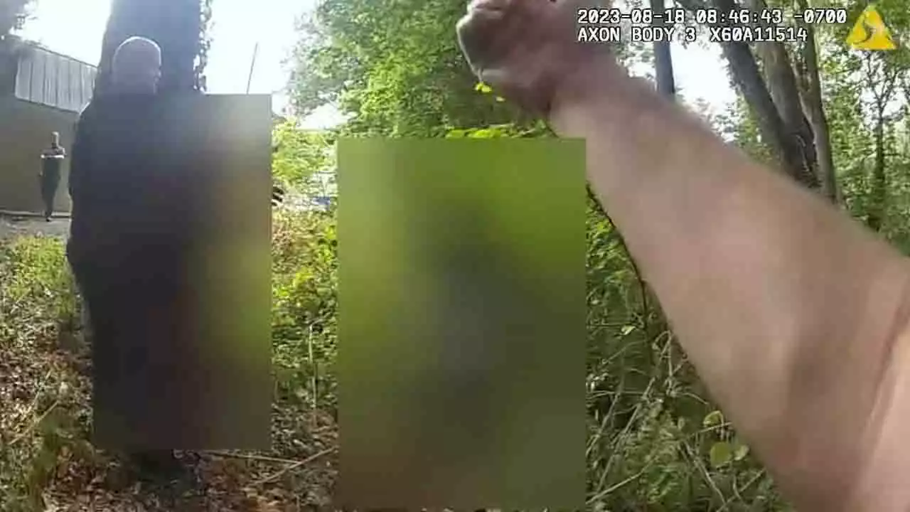 Washington deputy barks like police K-9, tricks teen car theft suspects into surrendering: video