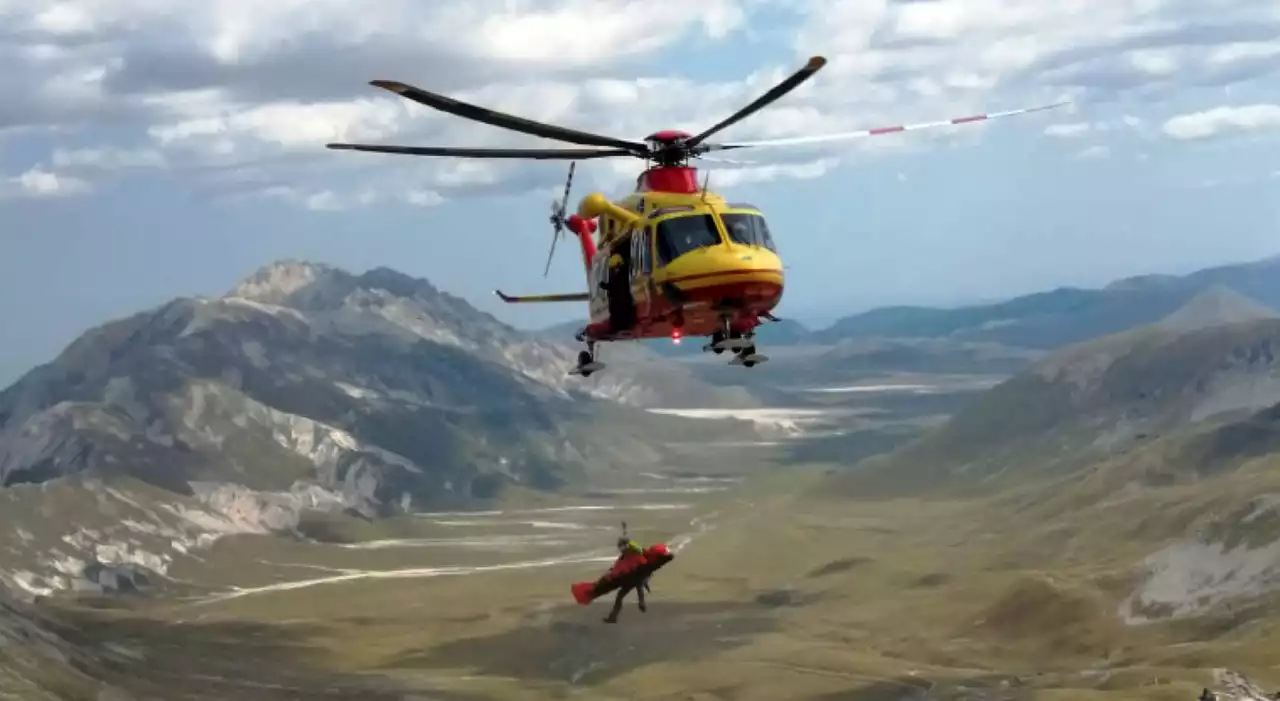 Gran Sasso, alpinista romano 51enne precipita per venti metri: ferito