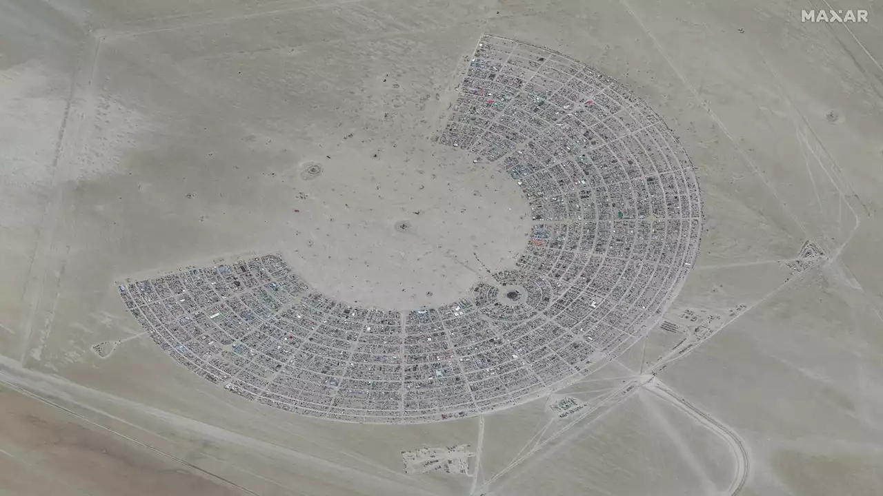 Burning Man flooding strands tens of thousands at Nevada site; authorities are investigating 1 death