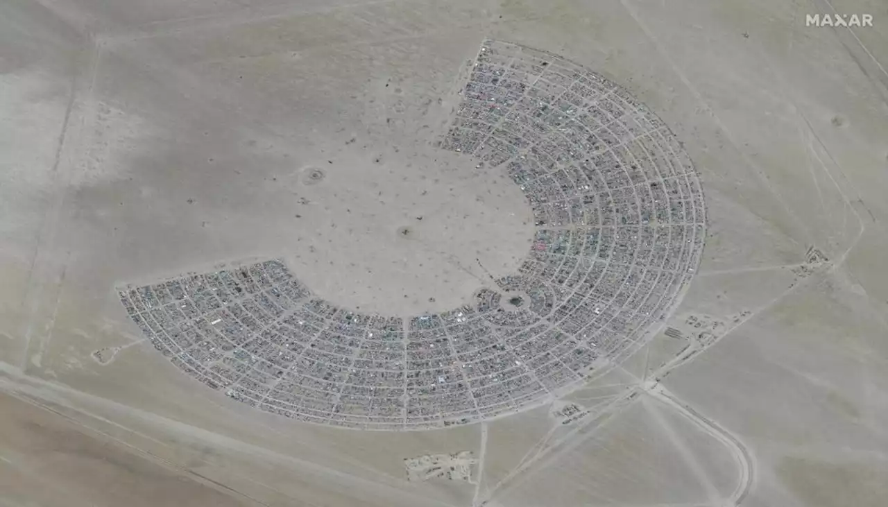 Burning Man floods strand tens of thousands in Nevada; authorities investigate 1 death