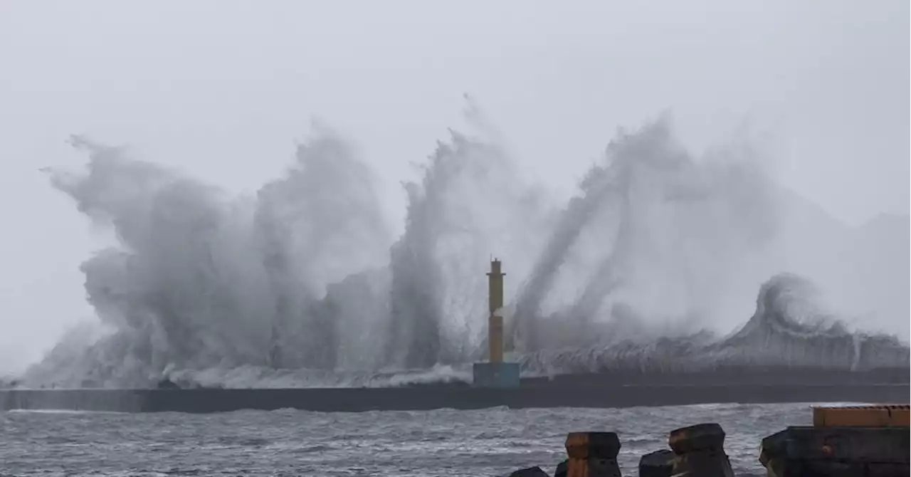 Le typhon Haikui touche terre à Taïwan