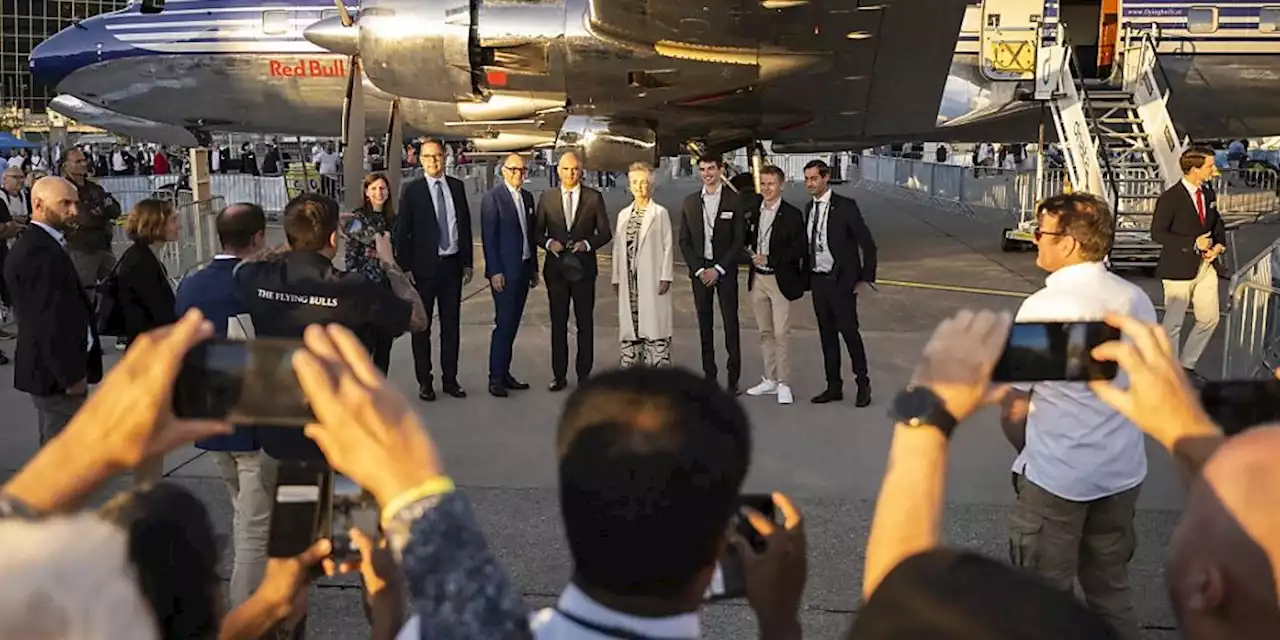 Rund 140'000 Besucher feierten am Flughafen-Fest in Zürich