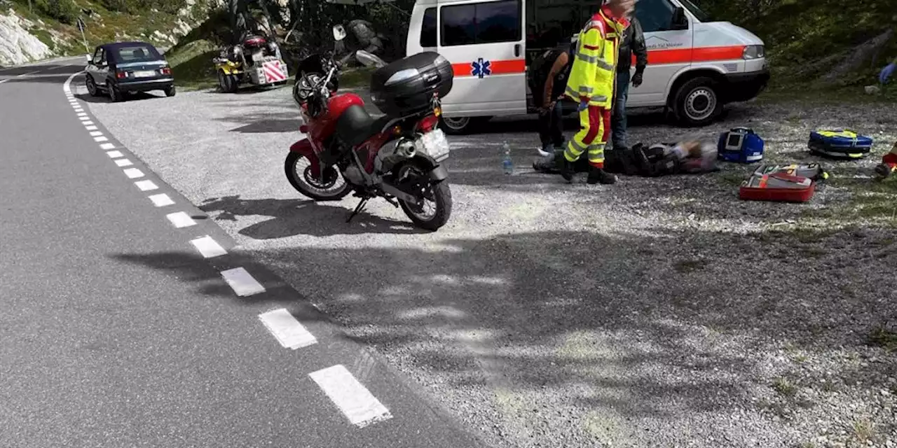 Unfälle in GR: Motorradfahrer stürzt nach Unfall fast in die Tiefe