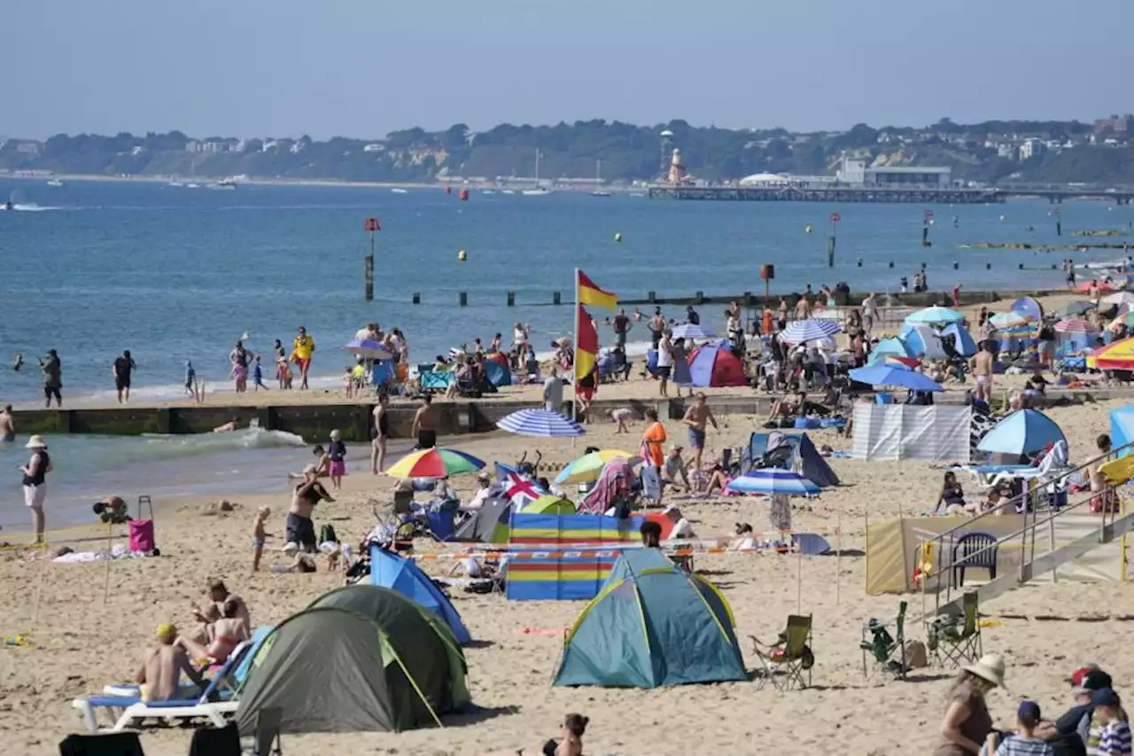 Heatwave predicted with temperatures set to hit 32C at start of new school term