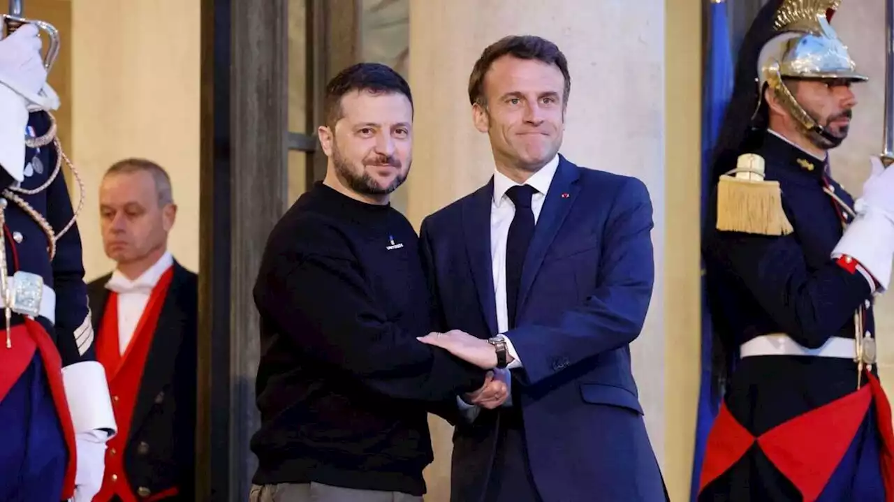 Guerre en Ukraine : ce que se sont dit Emmanuel Macron et Volodymyr Zelensky au téléphone