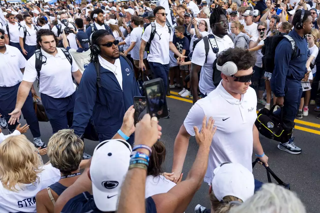 Watch scenes from Penn State football arrival for game against West Virginia: video