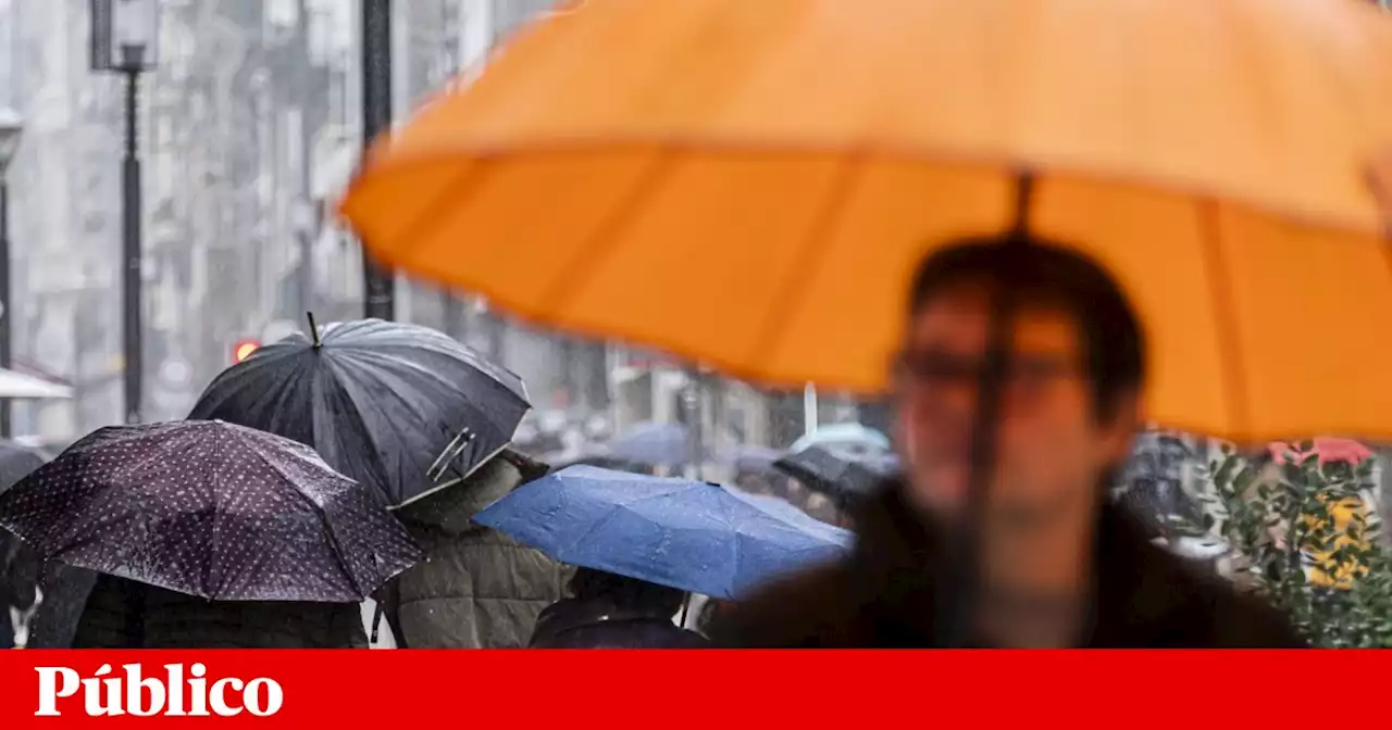 Sete distritos em aviso laranja por chuva forte e trovoada