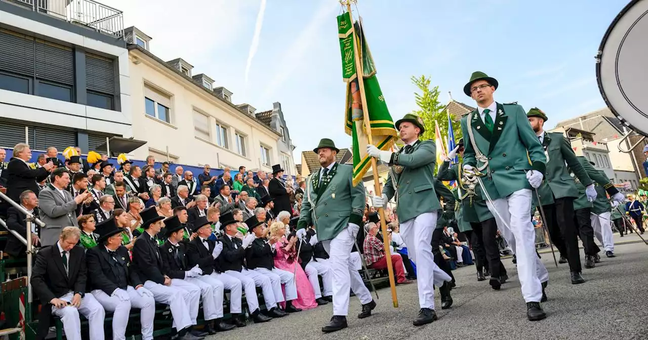 Fotos aus Mönchengladbach: Stadtschützenfest 2023 mit Empfang, Krönung und Parade