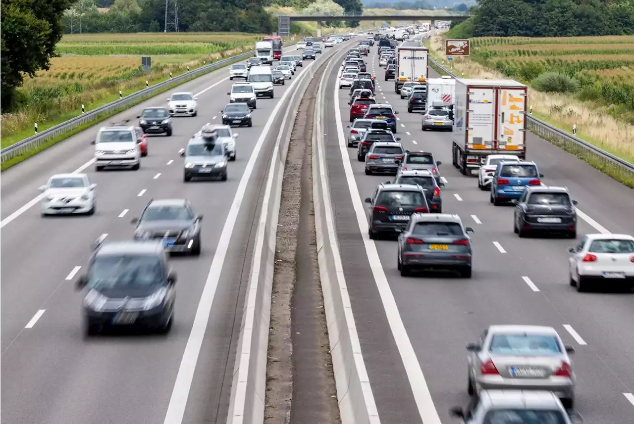 A2 nach schwerem Lkw-Unfall bei Theeßen wieder freigegeben