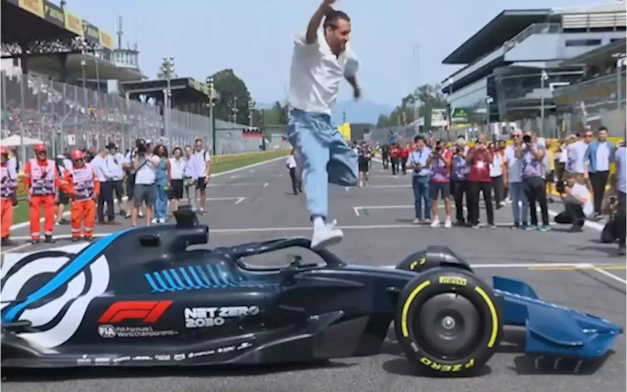 Tamberi show: salta una monoposto a Monza! VIDEO